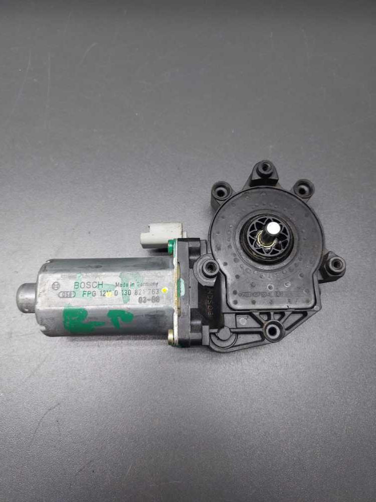 Motorek stahování okna levý přední Citroen Berlingo Peugeot Partner II do 2008 0130821763