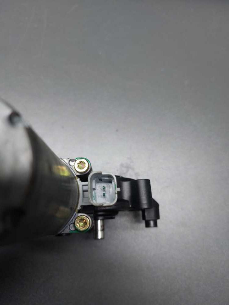 Motorek stahování okna levý přední Citroen Berlingo Peugeot Partner II do 2008 0130821763