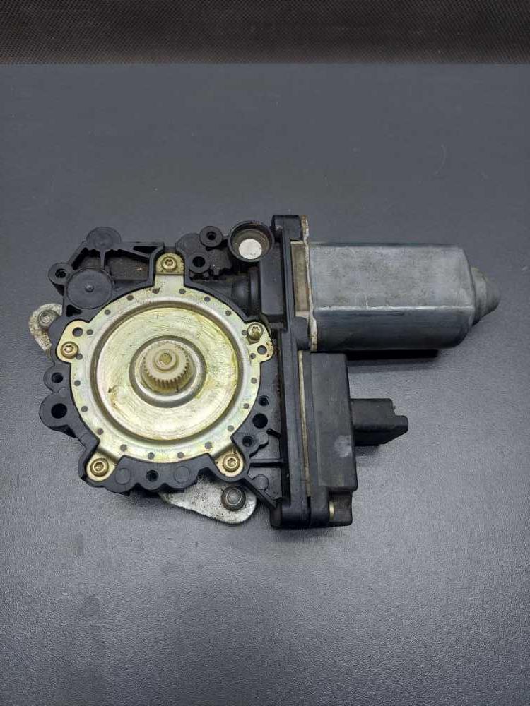 Motorek stahování okna pravý zadní Peugeot 807 Citroen C8 Lancia Pedra Fiat Ulysse 0206008907