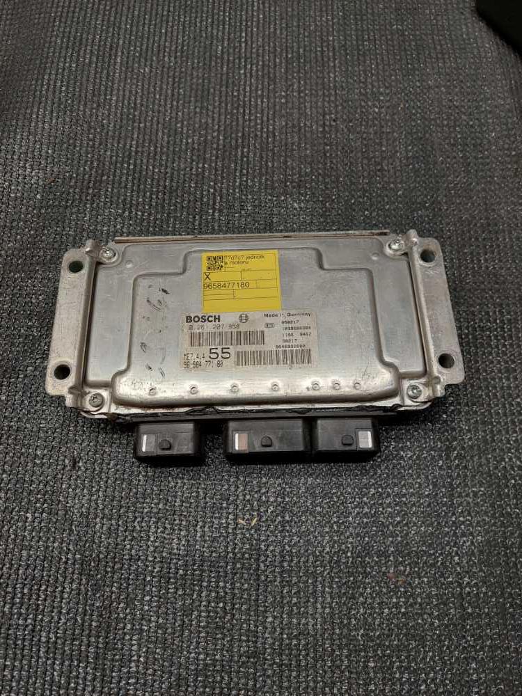 Řídící jednotka motoru 1.6i 81kW NFU 0261207858 ME7.4.455 9658477180 Citroen Peugeot