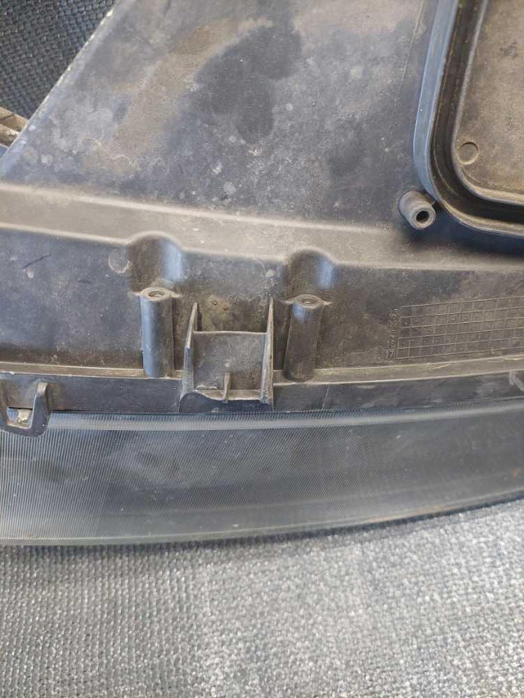 Světlo pravé přední Peugeot Boxer / Citroen Jumper / Fiat Ducato 1375097080 ulomené držáky