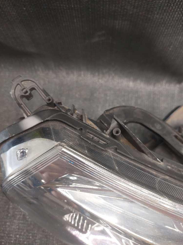 Světlo pravé přední Peugeot Expert / Citroen Jumpy/ Fiat Scudo 1401367980 ulomené držáky viz foto