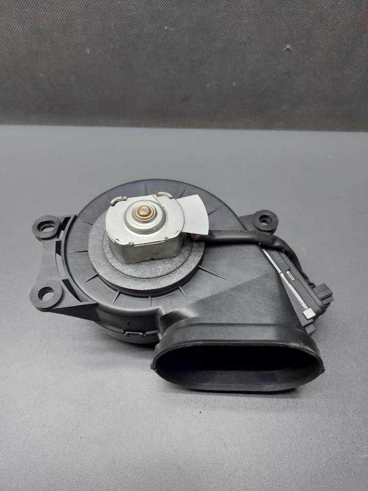 Ventilátor pravý zadní Peugeot 807 Citroen C8 Phedra Ulysse 1401395980 5020105 3225VD