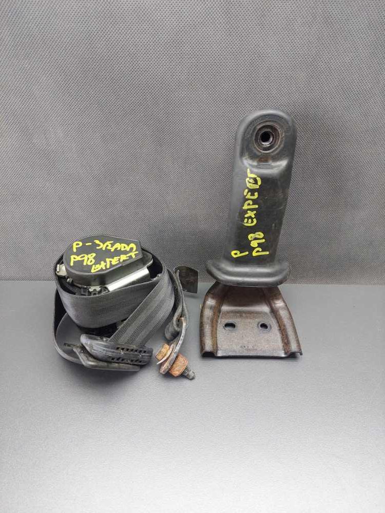 Pás pravý 3. řada Peugeot Expert Citroen Jumpy Fiat Scudo od 2006 14972660XX s držákem