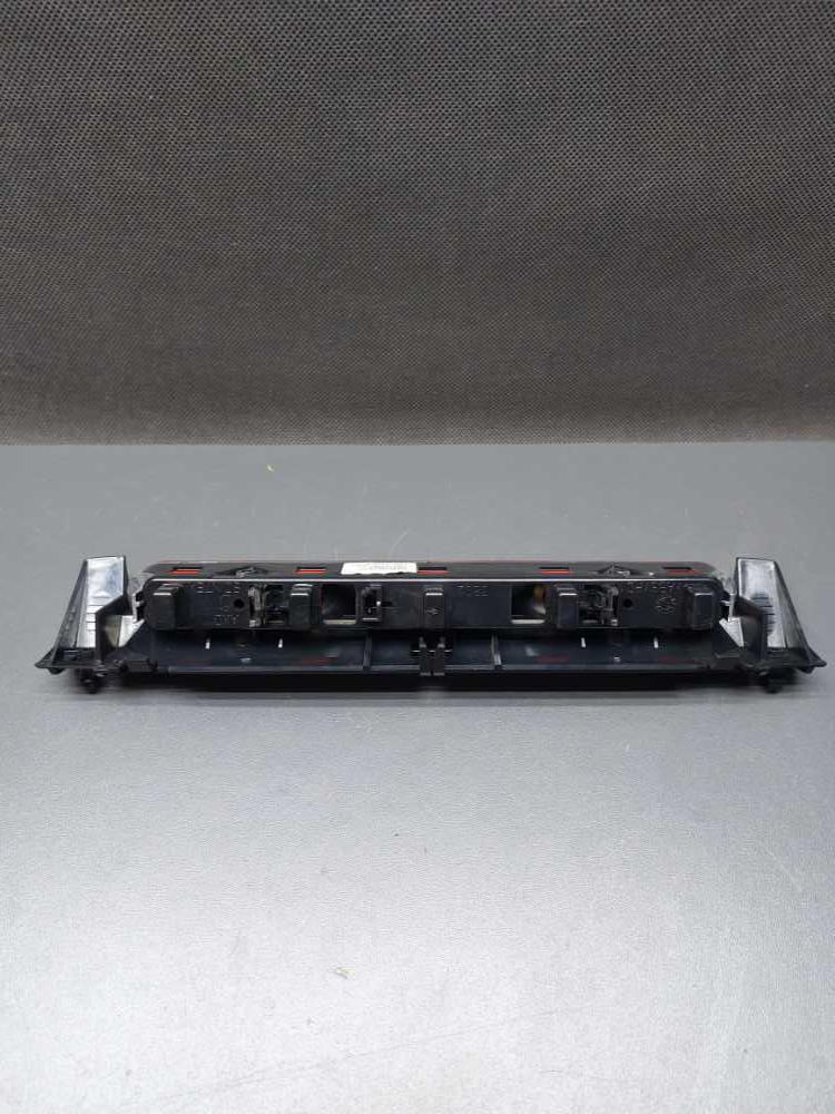 Třetí brzdové světlo Peugeot Expert Citroen Jumpy Fiat Scudo II od 2006 / Peugeot 807 Citroen C8 výklopné dveře 38310004