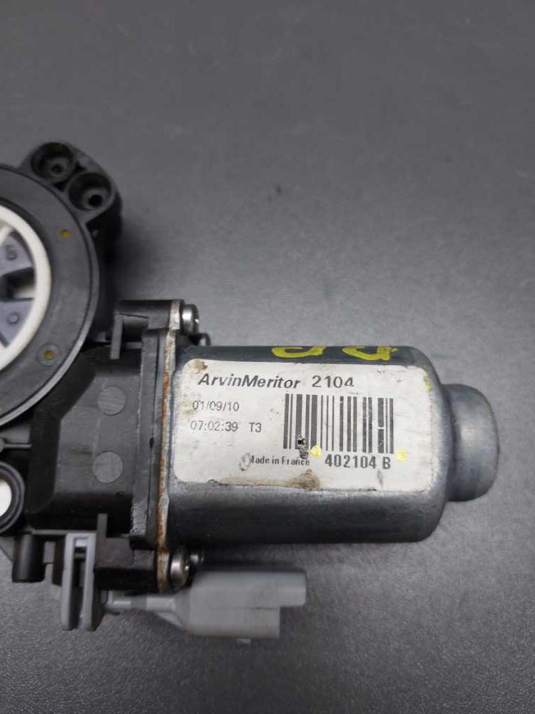 Motorek stahování okna pravý přední Peugeot Partner Citroen Berlingo III od 2008 402104B