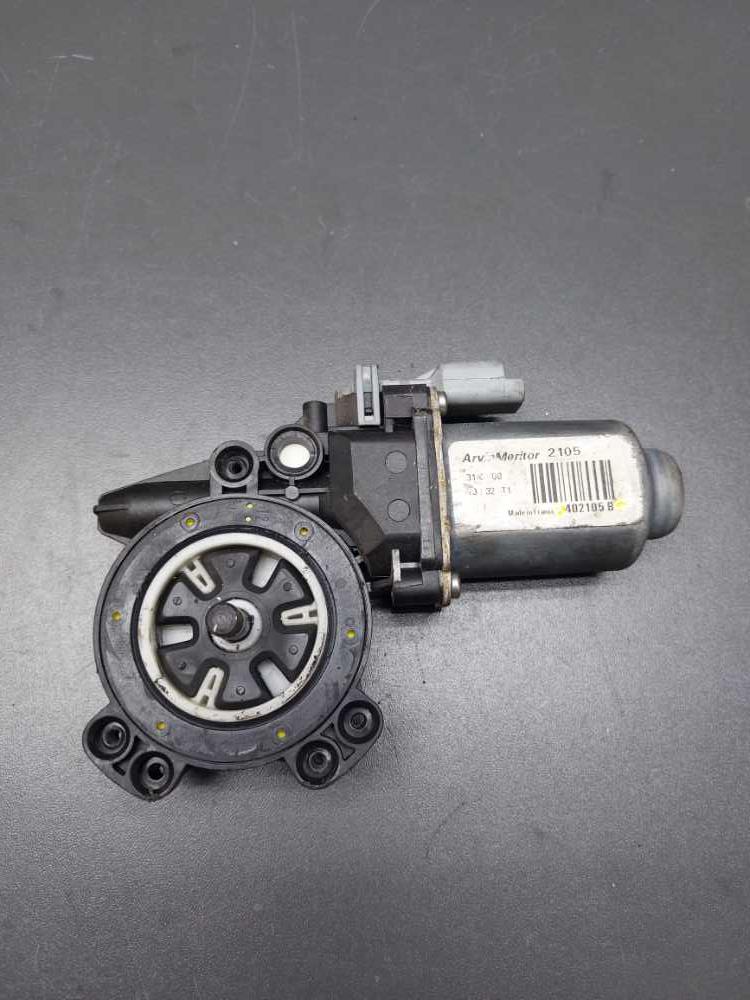 Motorek stahování okna levý přední Peugeot Partner Citroen Berlingo III od 2008 402105B