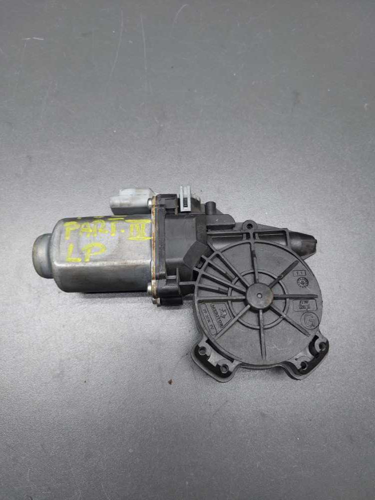 Motorek stahování okna levý přední Peugeot Partner Citroen Berlingo III od 2008 402105B