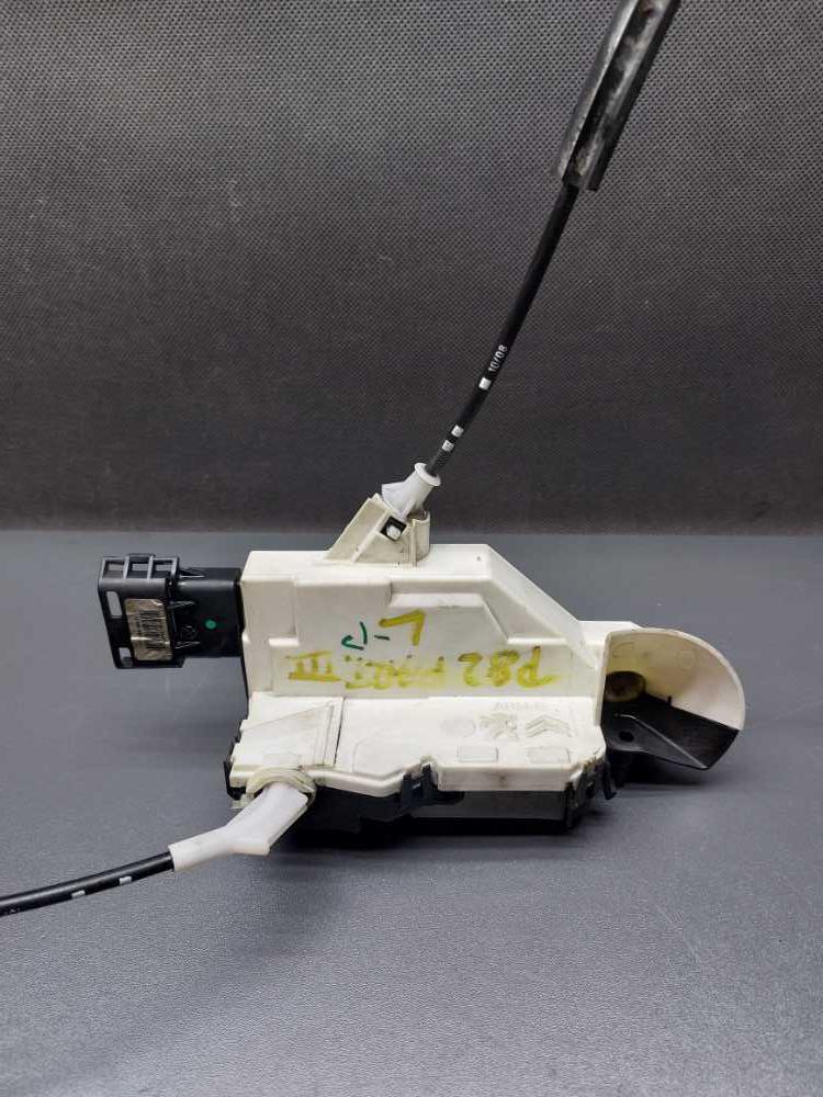 Zámek dveří levý přední Citroen Berlingo Peugeot Partner III 08-18 828406 A01852 6 pinů