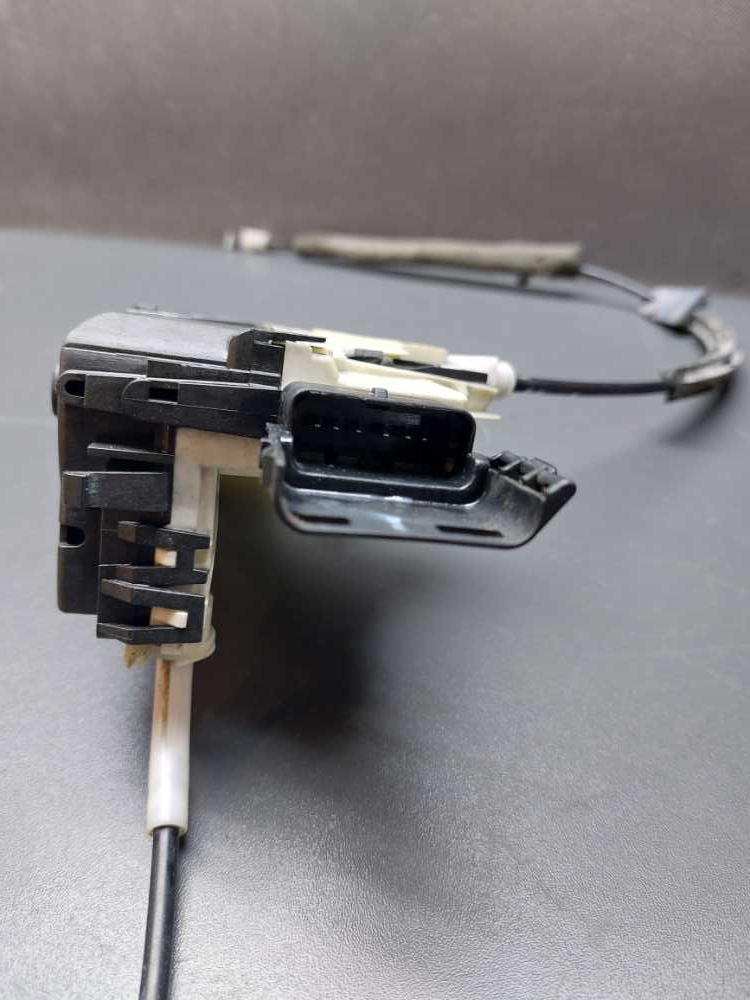 Zámek dveří levý přední Citroen Berlingo Peugeot Partner III 08-18 828406 A01852 6 pinů