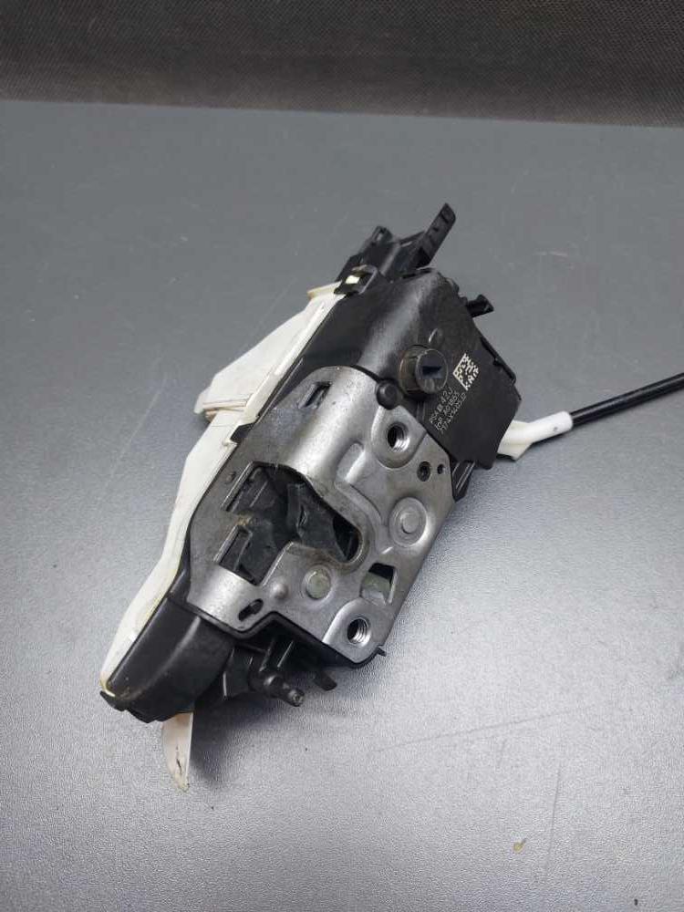 Zámek zadních křídlových dveří kufru Citroen Berlingo Peugeot Partner III od 2008 828420 bez vnitřní kliky