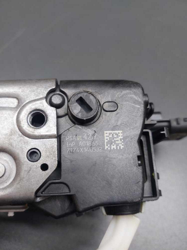 Zámek zadních křídlových dveří kufru Citroen Berlingo Peugeot Partner III od 2008 828420 bez vnitřní kliky