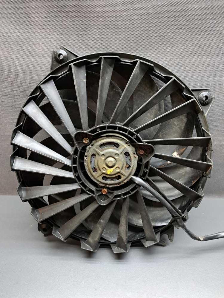 Ventilátor chladiče Peugeot Partner 307 308 3008 406 5008 807 Expert RCZ / Citroen Berlingo Jumpy C8 C4 Picasso C5 DS4 DS5 / Fiat Scudo 9635466180 8117X4