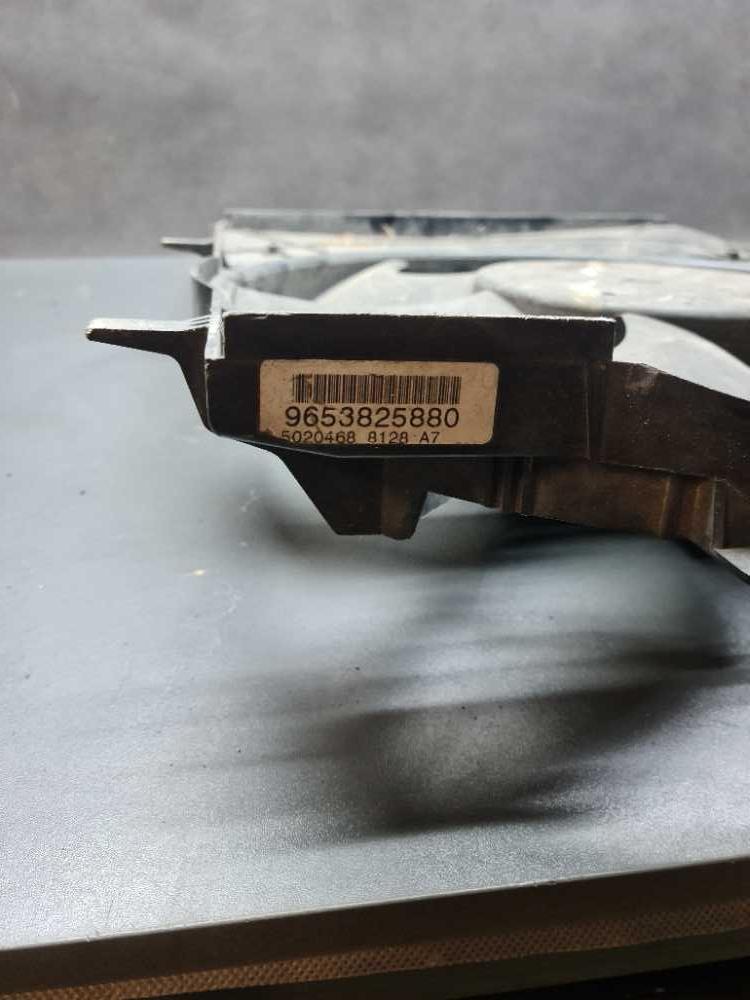 Ventilátor chladiče Citroen C2 C3 Picasso C-Elysse DS3 / Peugeot 1007 207 208 2008 301 9653825880 5020480 8128A7