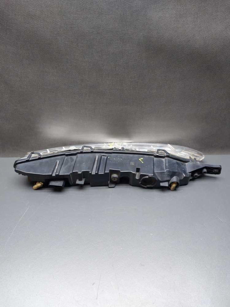 Světlo LED denní svícení levé Citroen C4 Grand Picasso II 2013- 9676036580 89209011 poškozeno viz foto