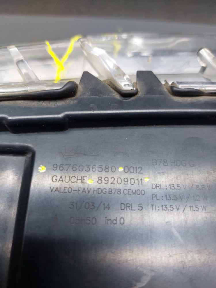 Světlo LED denní svícení levé Citroen C4 Grand Picasso II 2013- 9676036580 89209011 poškozeno viz foto