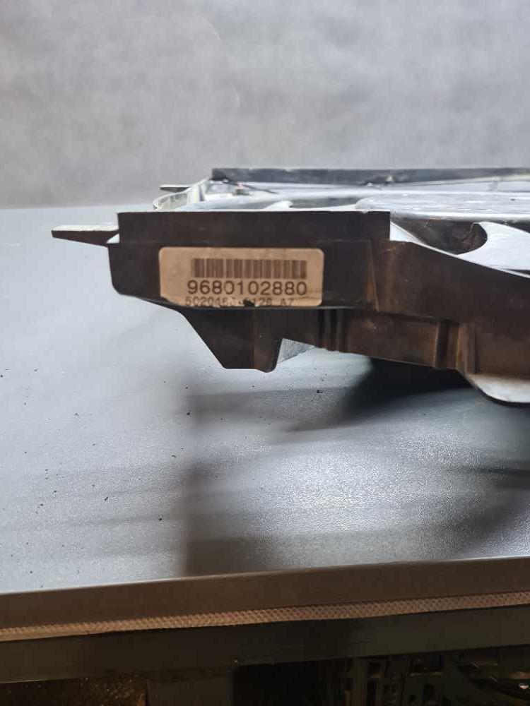 Ventilátor chladiče Citroen C2 C3 Picasso C-Elysse DS3 / Peugeot 1007 207 208 2008 301 9680102880 5020480 8128A7