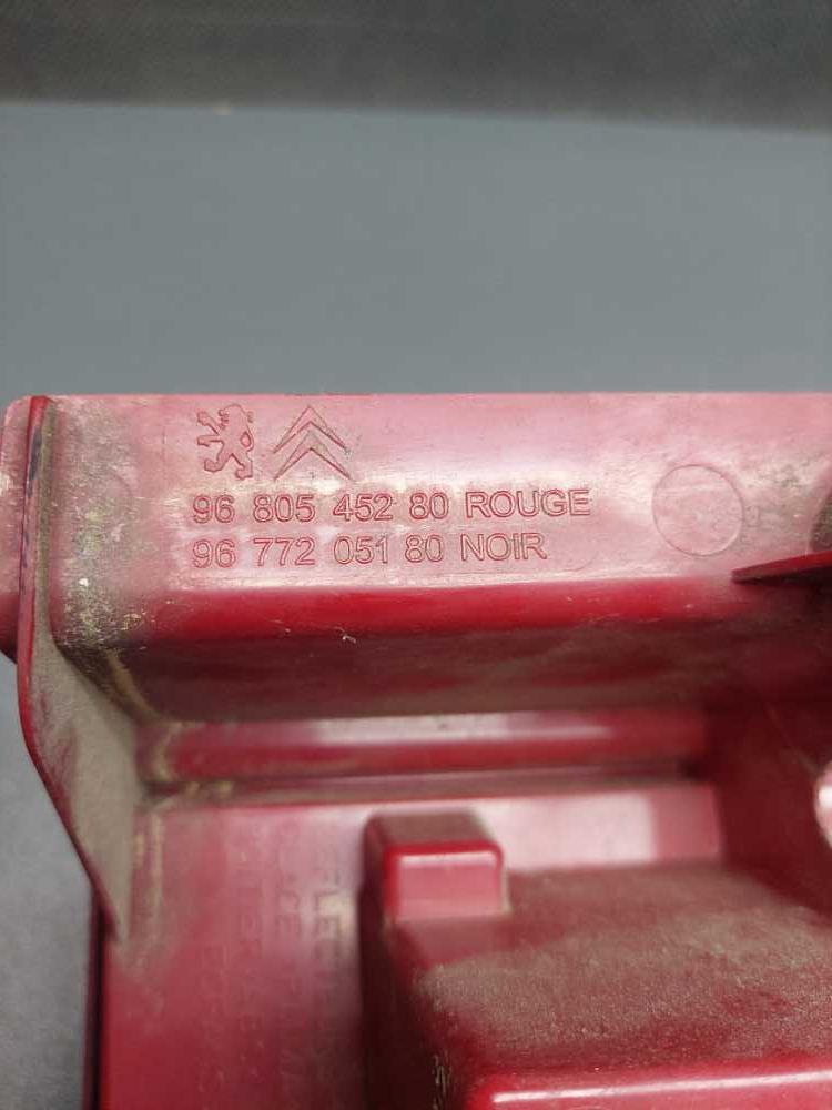 Světlo levé zadní Peugeot Partner Citroen Berlingo III od 2008 před facelift 9680545280 9677205180 pro výklopné dveře