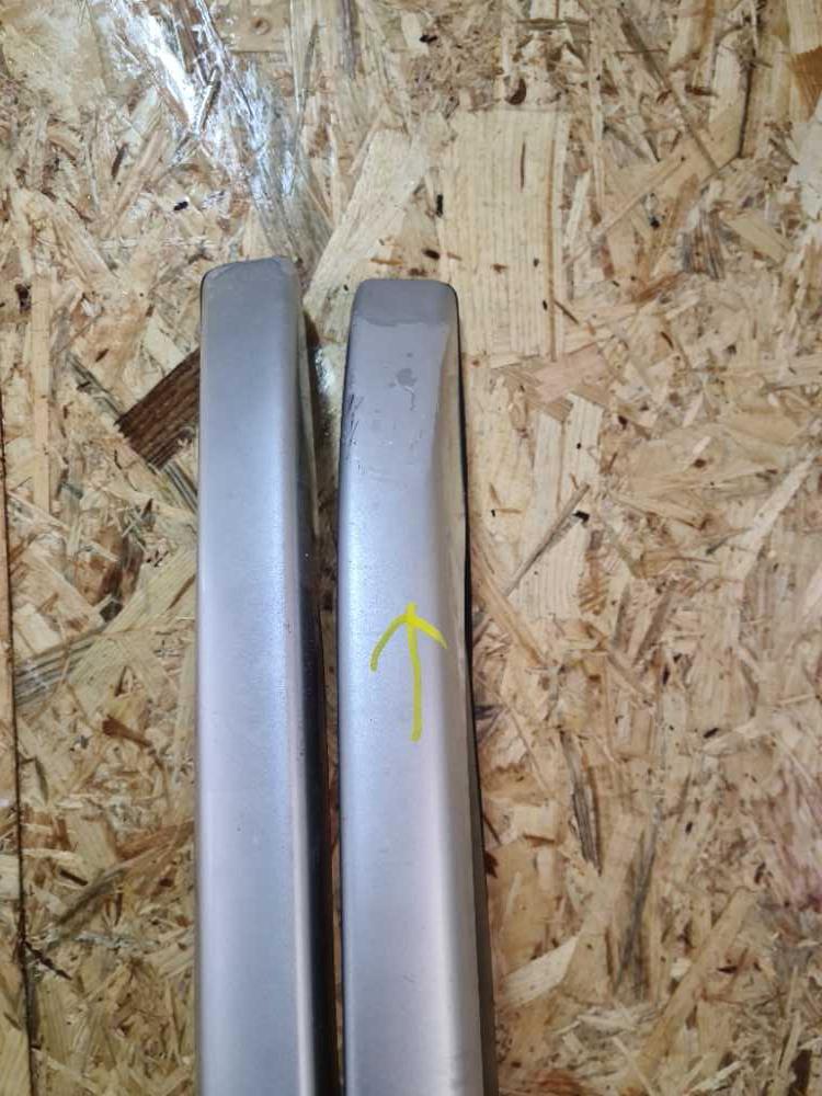 Střešní nosiče Citroen C5 X7 Combi od 2008 9681135377 9681135477 drobná vada laku + střešní lišty