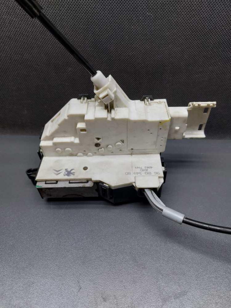 Zámek dveří pravý přední Peugeot Expert Citroen Jumpy Fiat Scudo od 2006 9681334980 6 pinů