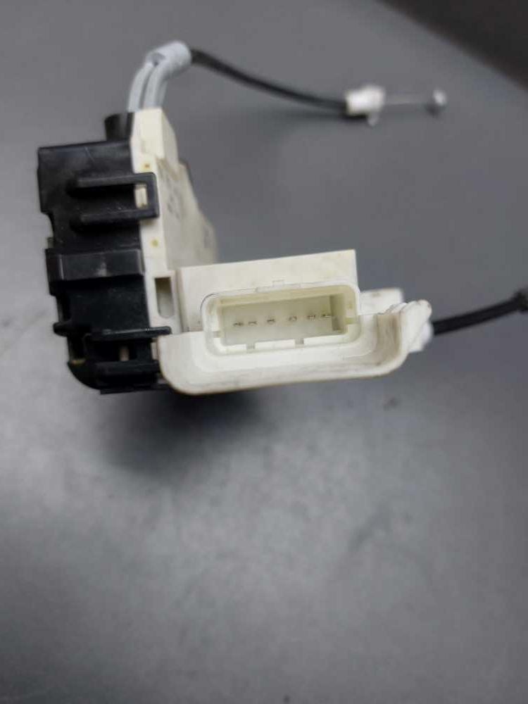 Zámek dveří pravý přední Peugeot Expert Citroen Jumpy Fiat Scudo od 2006 9681334980 6 pinů