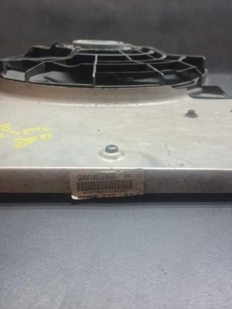 Ventilátor chladiče Citroen C2 C3 Picasso C-Elysse DS3 / Peugeot 1007 207 208 2008 301 9682895680 GMV140CEMOO