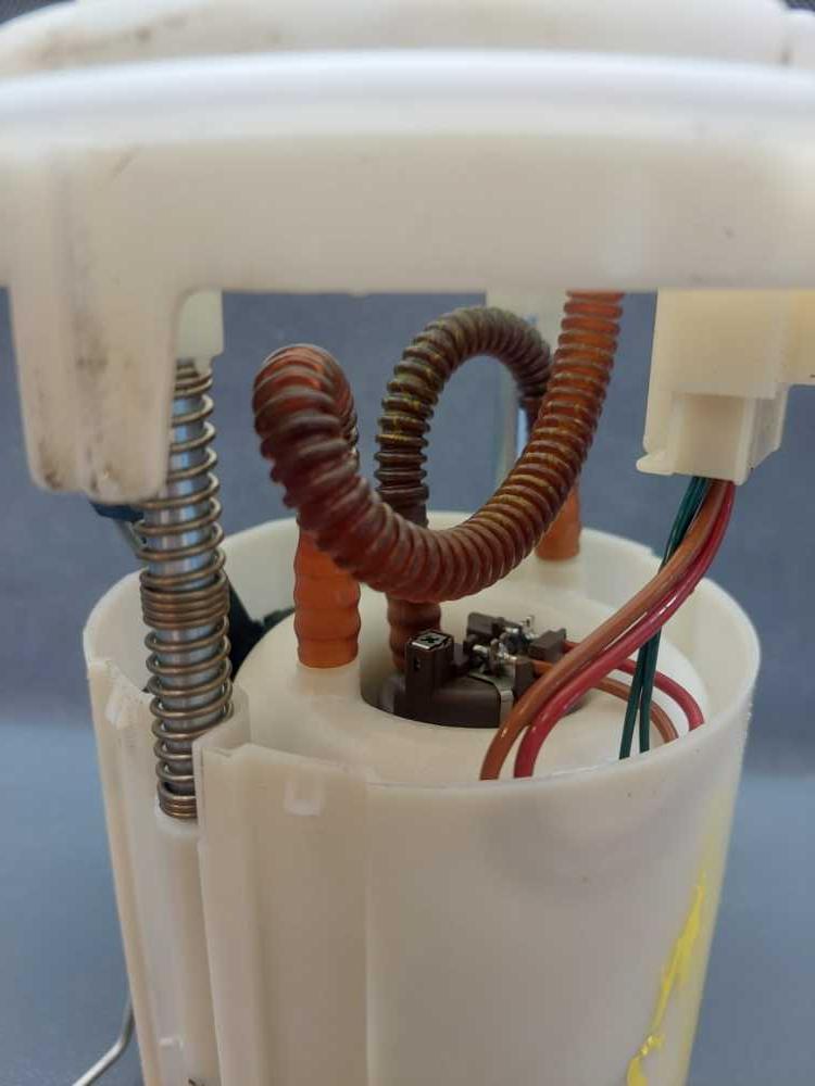 Podávací čerpadlo paliva Citroen Berlingo Peugeot Partner III od 2008 1.6 VTI 72 kW 5FK 9684994380