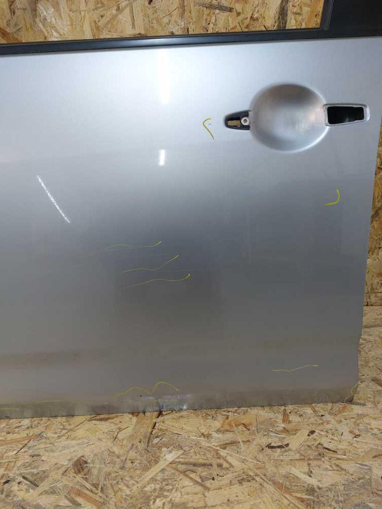 Dveře levé přední Peugeot 4007 Citroen C-Crosser Stříbrná KTS drobné oděrky, bez lišty pod oknem