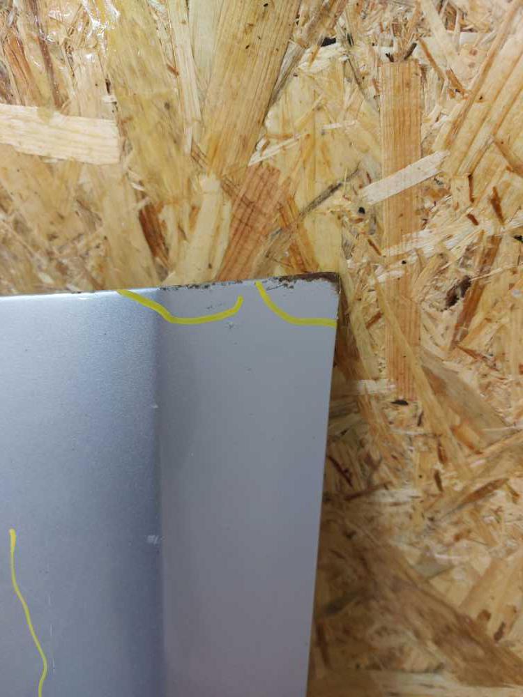 Dveře levé přední Peugeot 4007 Citroen C-Crosser Stříbrná KTS drobné oděrky, bez lišty pod oknem