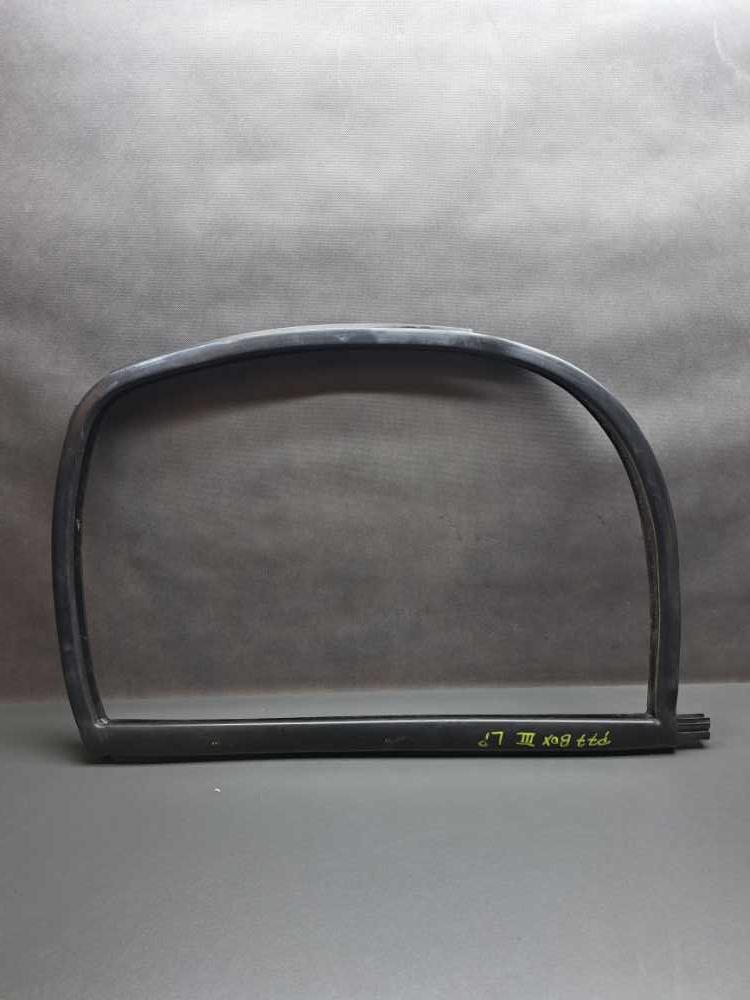 Těsnění okna levých předních dveří Peugeot Boxer Citroen Jumper Fiat Ducato III od 2006