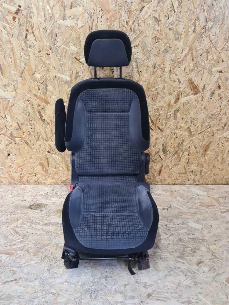 Sedadlo levé přední Citroen Berlingo Peugeot Partner III od 2008 airbag lehce prosezený sedák