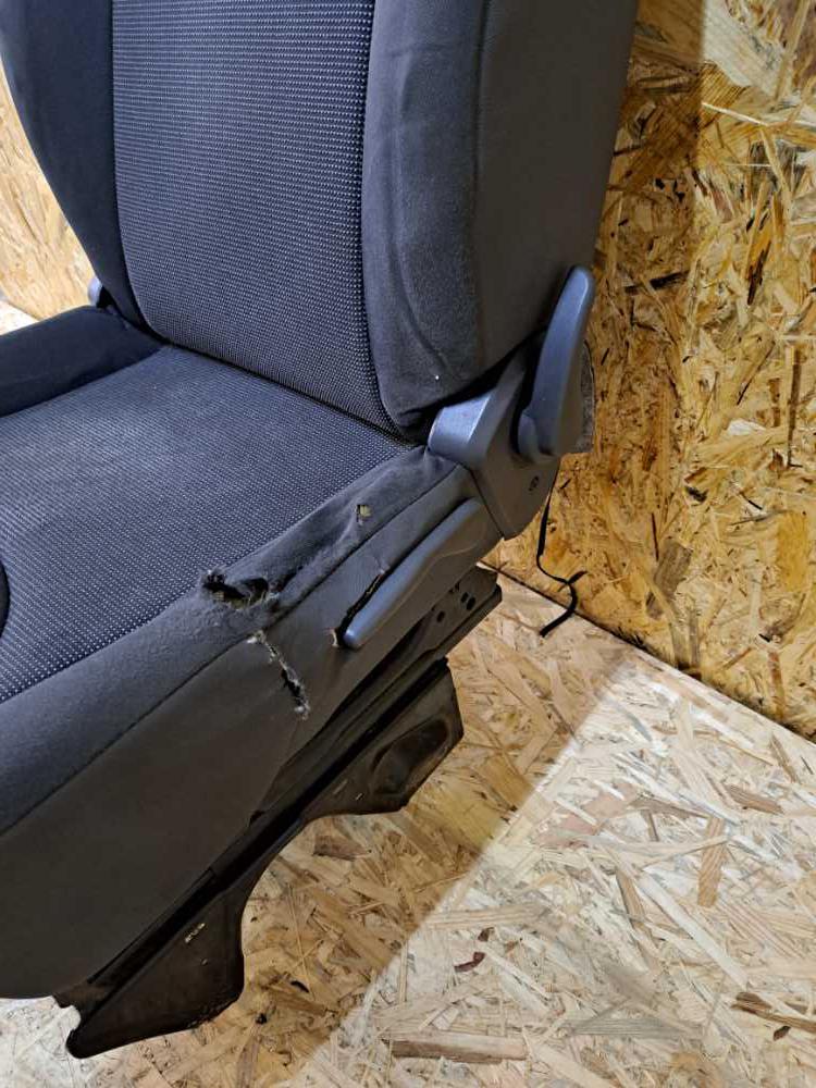Sedadlo levé přední Peugeot Expert Citroen Jumpy Fiat Scudo od 2006 prosezený podsedák