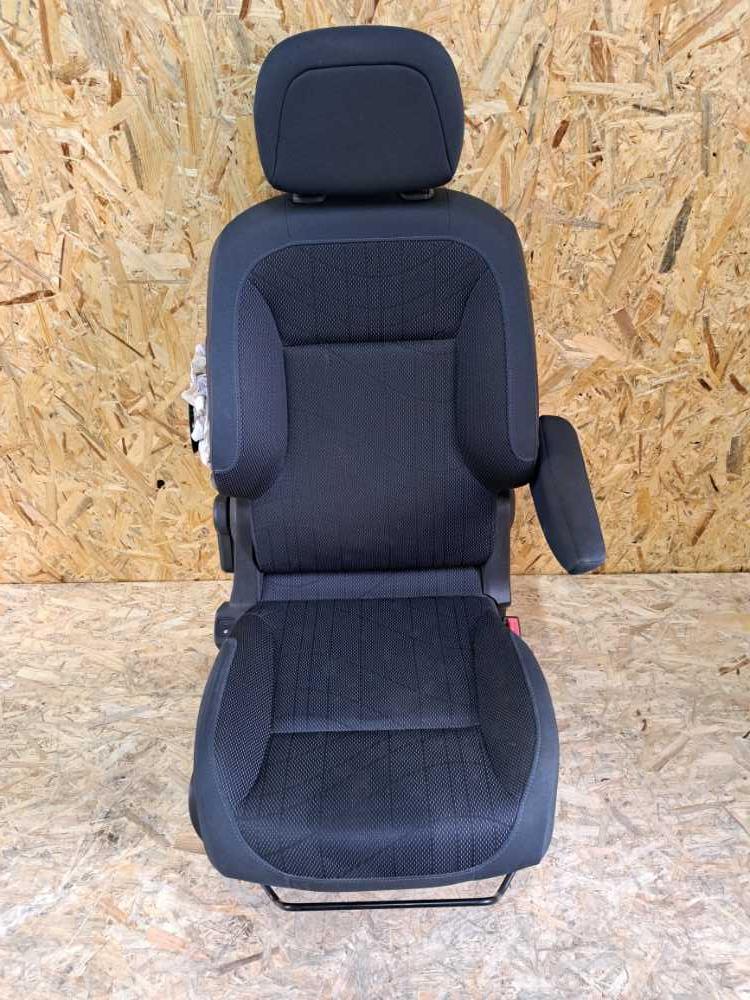 Sedadlo pravé přední Peugeot Partner Citroen Berlingo III od 2008 výhřev loketka vystřelený airbag