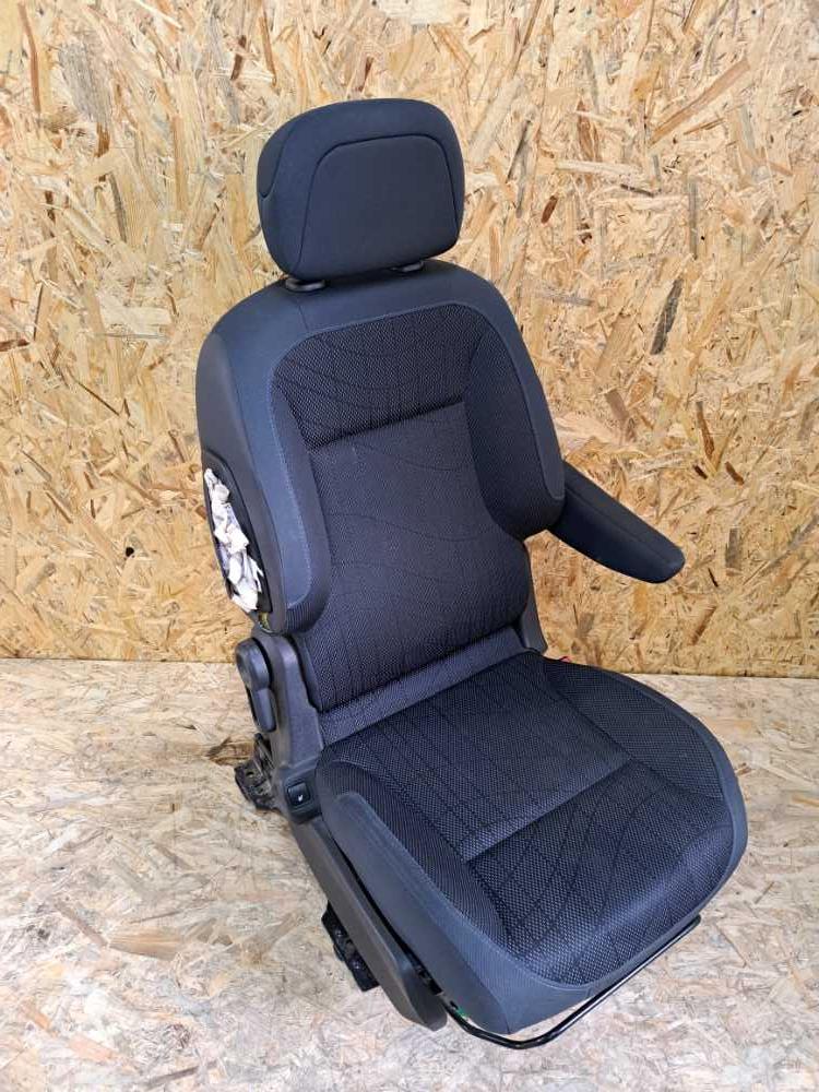 Sedadlo pravé přední Peugeot Partner Citroen Berlingo III od 2008 výhřev loketka vystřelený airbag