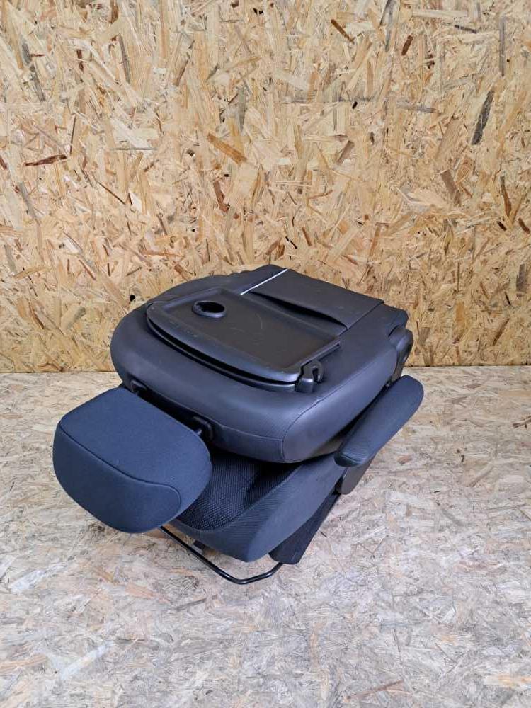 Sedadlo pravé přední Peugeot Partner Citroen Berlingo III od 2008 výhřev loketka vystřelený airbag