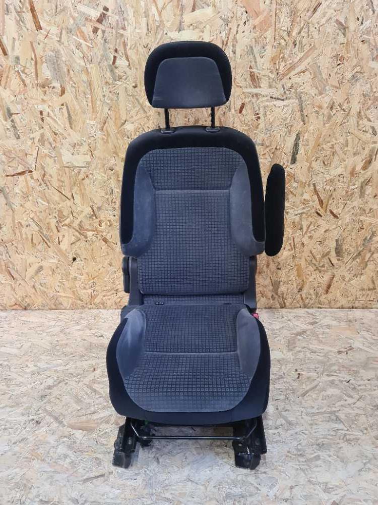 Sedadlo pravé přední Citroen Berlingo Peugeot Partner III od 2008 airbag lehce osezaná
