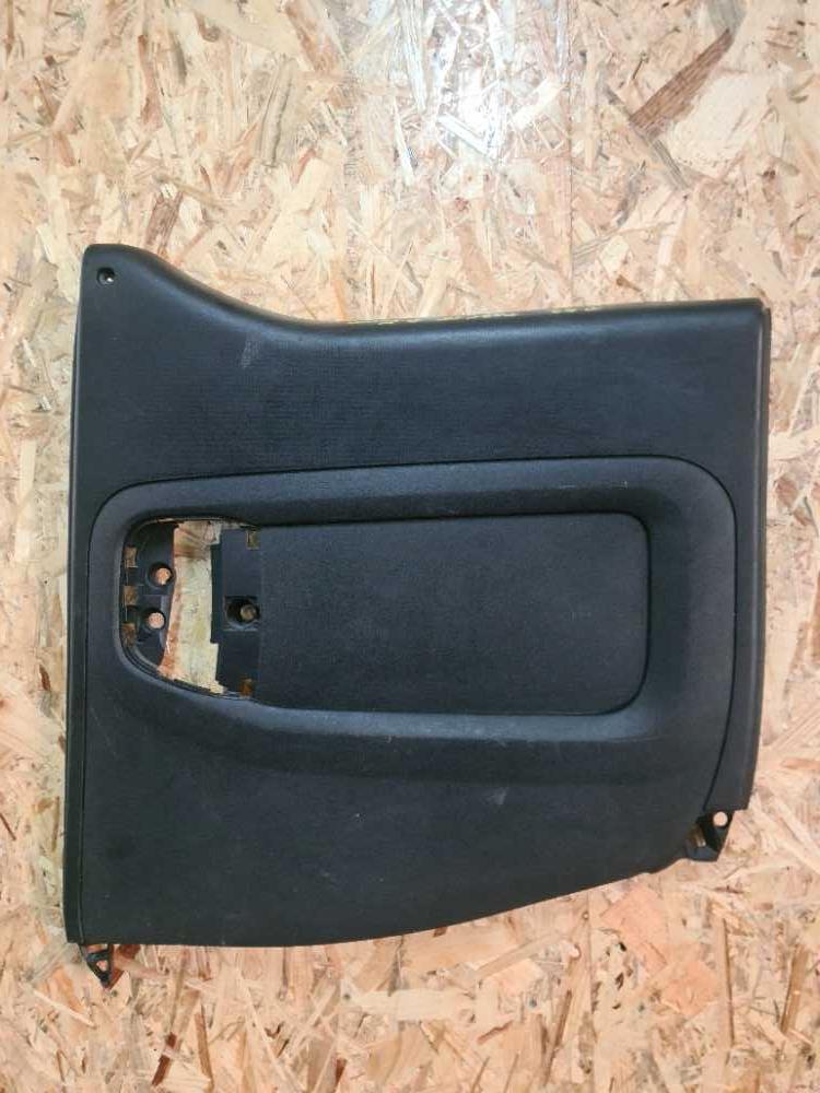 Obložení dveří pravé zadní Citroen Berlingo Peugeot Partner III od 2008 Skříňový chybí spodní lišta