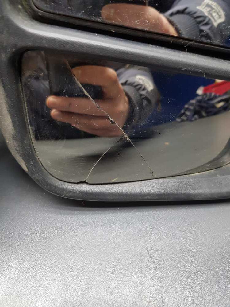 Zrcátko pravé Citroen Jumpy Peugeot Expert Fiat Scudo od 2006 manuální prasklý kryt i sklo škrábance