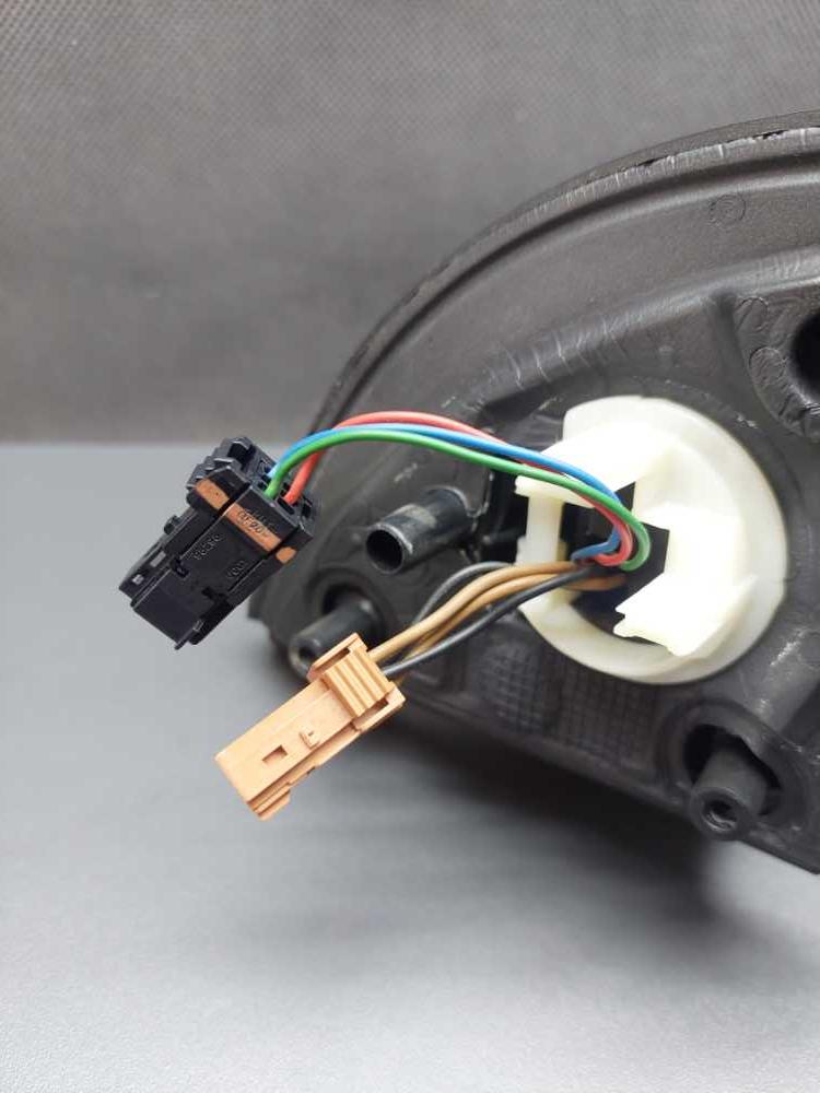 Zrcátko pravé Peugeot Partner Citroen Berlingo III facelift od 2012 Šedá EZW 7 pinů, prasklý kryt